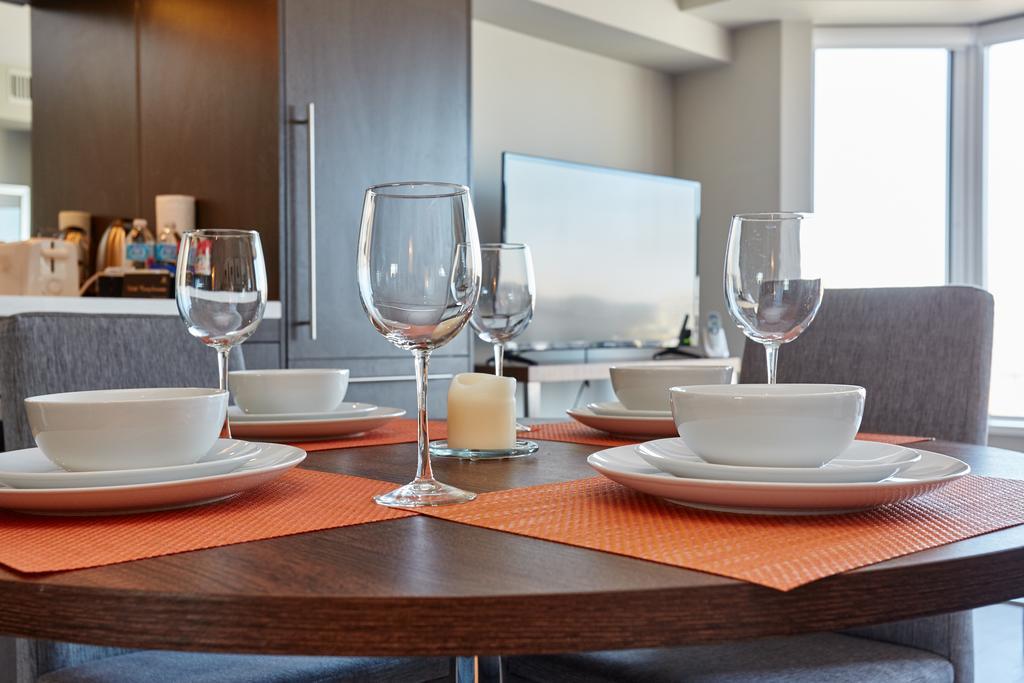 Atlas Suites - Yorkville Furnished Apartments Toronto Room photo
